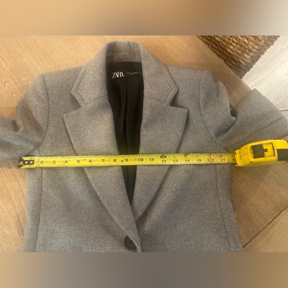 ZARA FELT TEXTURE COAT
GRAY SIZE XS - Picture 6 of 8